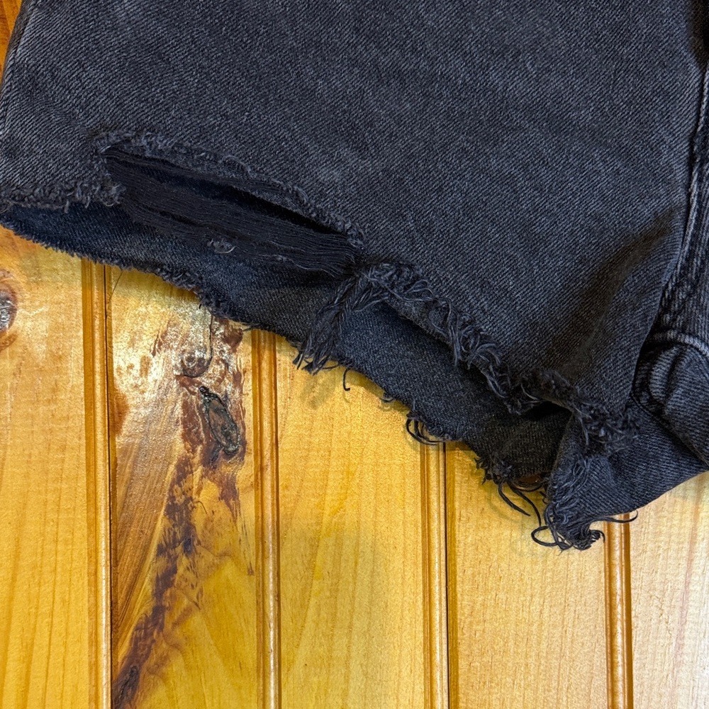 Levi's 501 Black Denim Women's Shorts - Picture 4 of 10